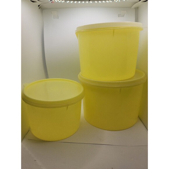 Tupperware Vintage Yellow Nesting Set of Three - Picture 3 of 6